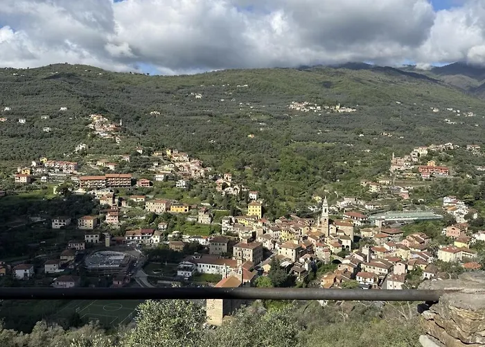 빌라 Host4u - Cuccarello With Stunning View On The Valley *